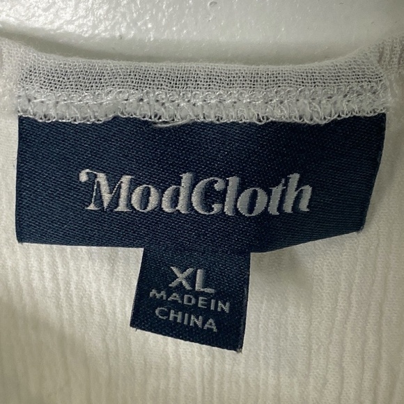 ModCloth Ivory Sleeveless Crop Tank Top - Picture 2 of 4